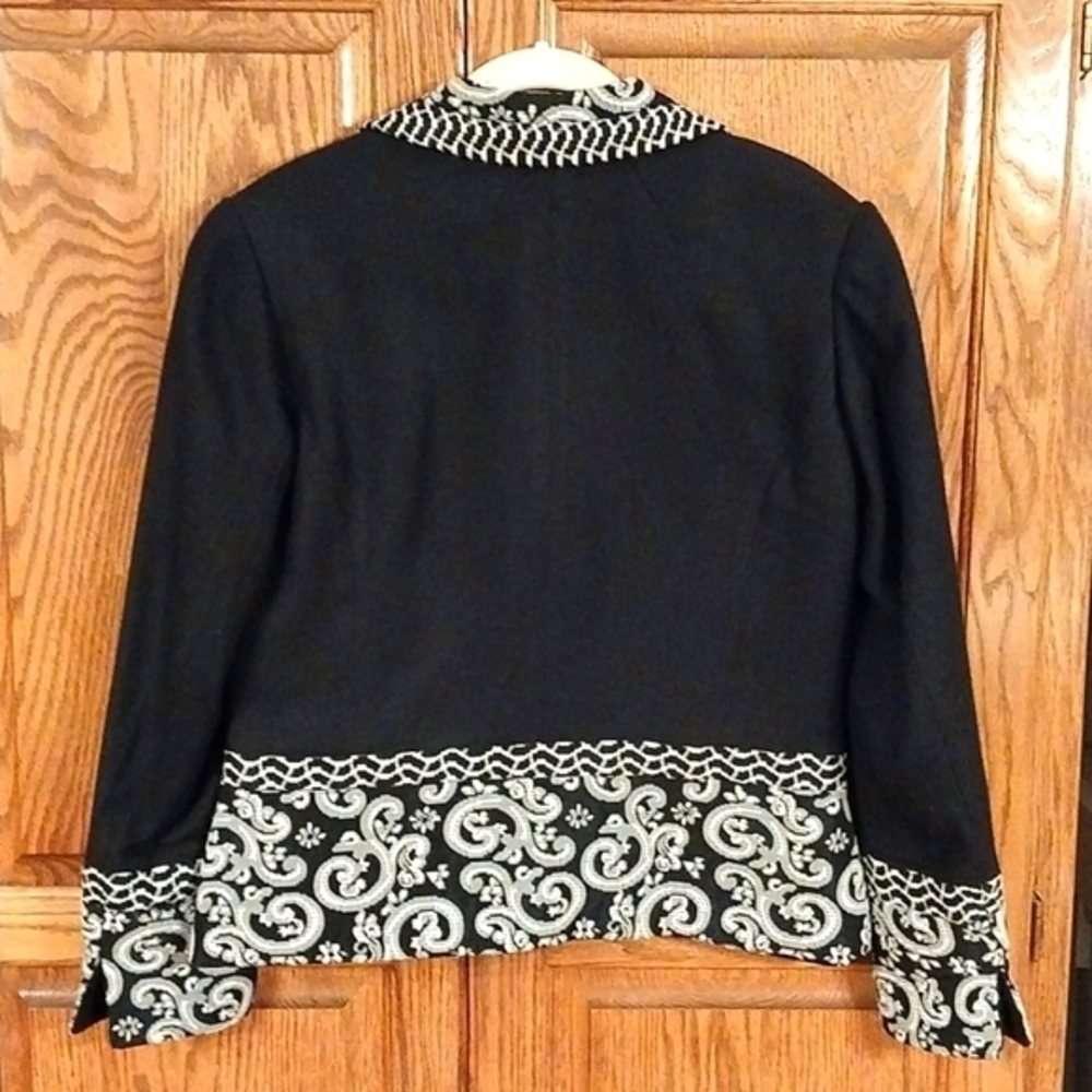 Coldwater Creek Women's Size 10P Lined Black Blazer Jacket White Gray Embroidery - Picture 5 of 9